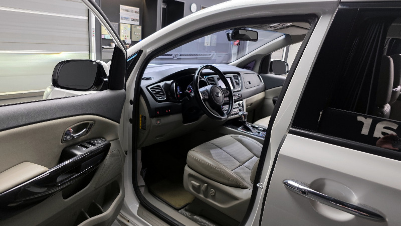 car KIA Carnival id66231 photo #10