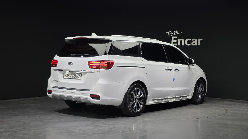 car KIA Carnival id66231 photo #2