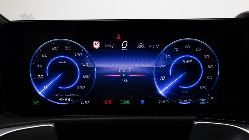 car Mercedes Benz EQB id66359 photo #8