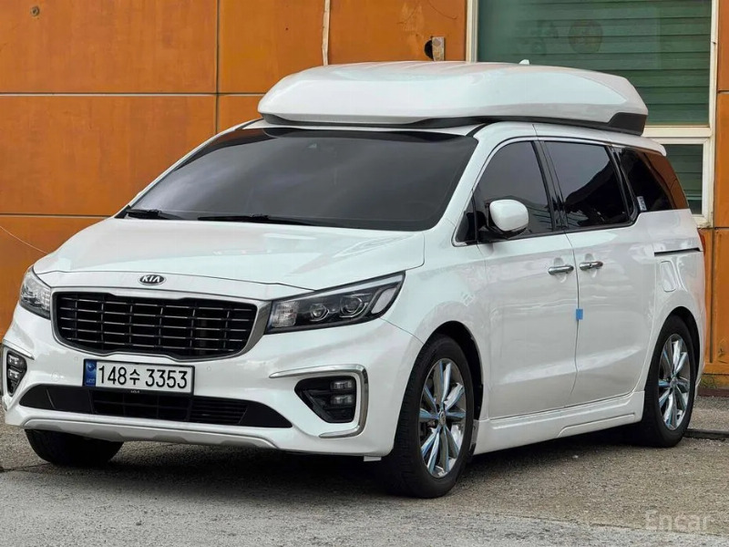 car KIA Carnival id66429 main photo