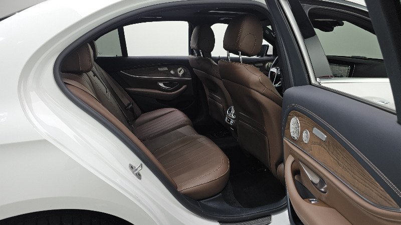 car Mercedes Benz E Class id66483 photo #12