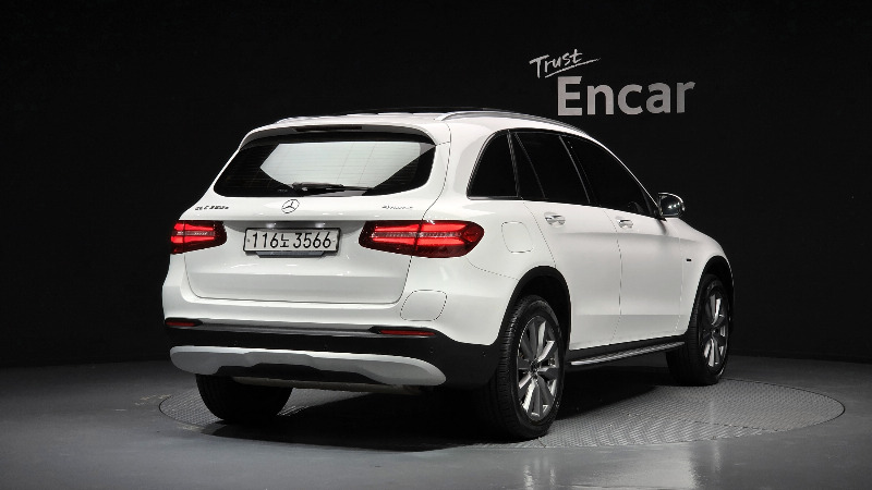 car Mercedes Benz GLC id66533 photo #2