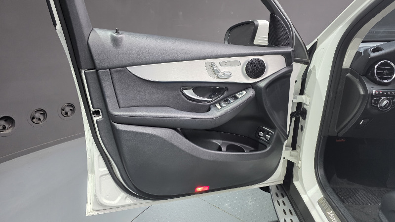 car Mercedes Benz GLC id66533 photo #24