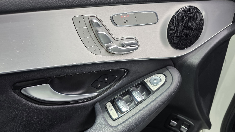 car Mercedes Benz GLC id66533 photo #28