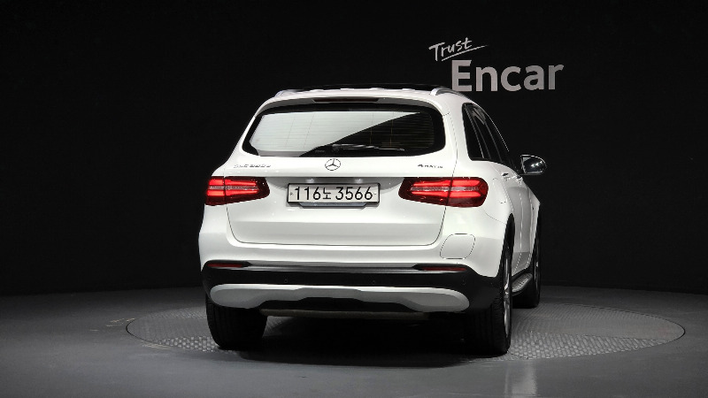 car Mercedes Benz GLC id66533 photo #4