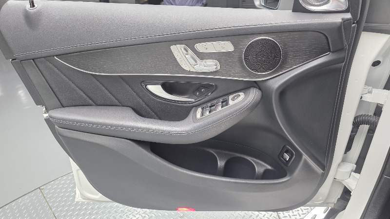 car Mercedes Benz GLC id66536 photo #24