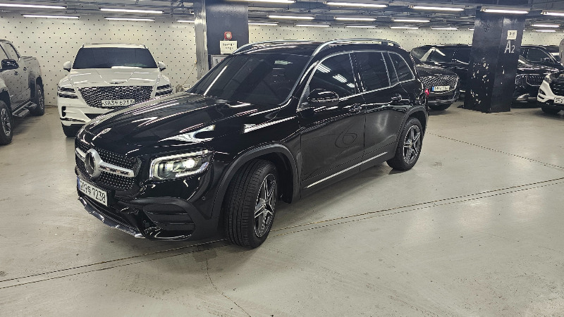 car Mercedes Benz GLB id66593 main photo