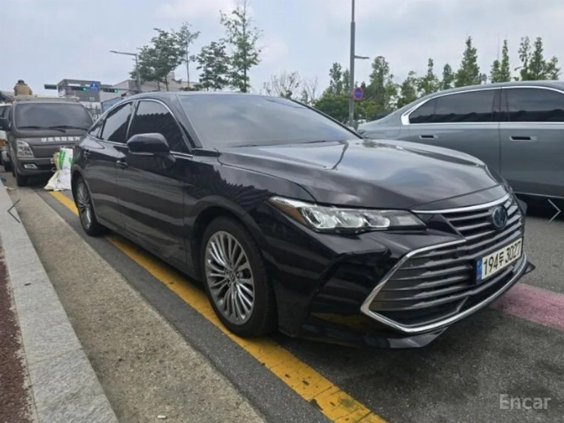 car Toyota Avalon id66614 main photo