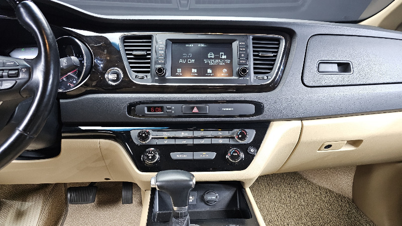 car KIA Carnival id66672 photo #12