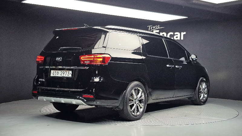 car KIA Carnival id66672 photo #2