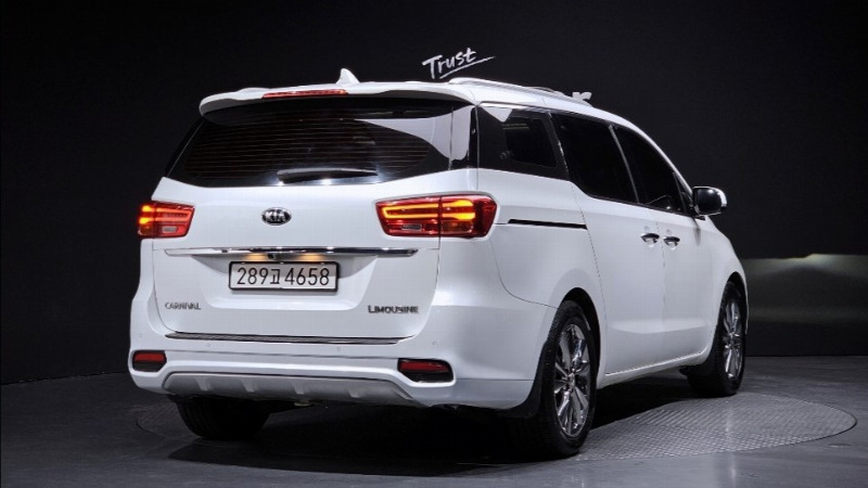 car KIA Carnival id66711 photo #2