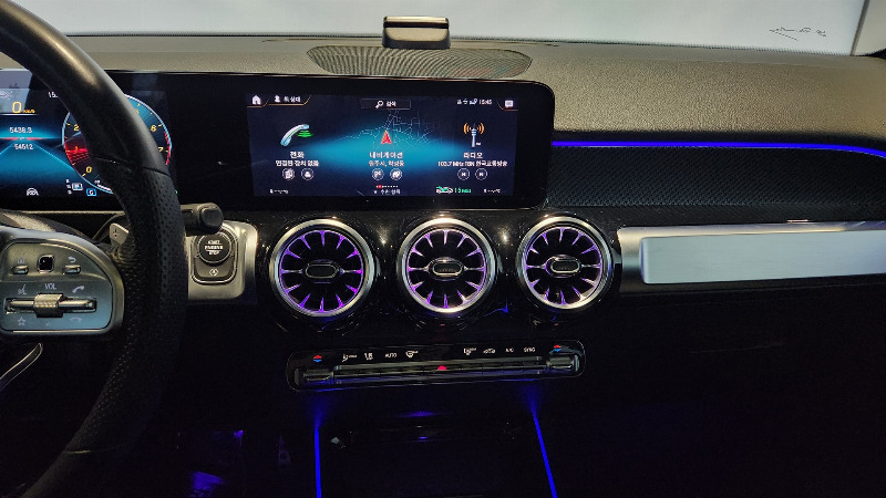 car Mercedes Benz GLB id66785 photo #16