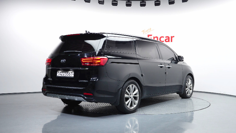 car KIA Carnival id66903 photo #2