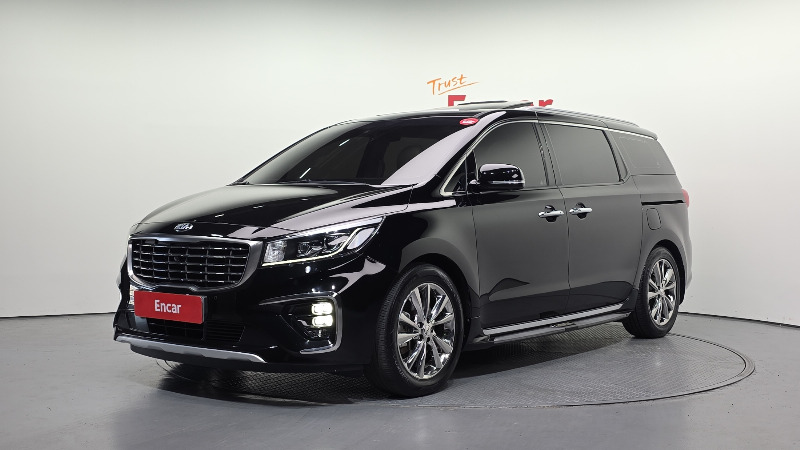 car KIA Carnival id67021 main photo