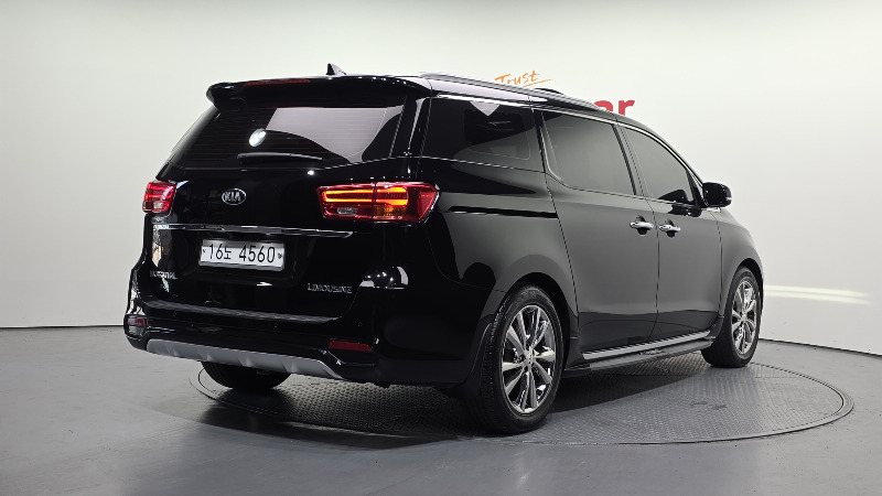 car KIA Carnival id67021 photo #2
