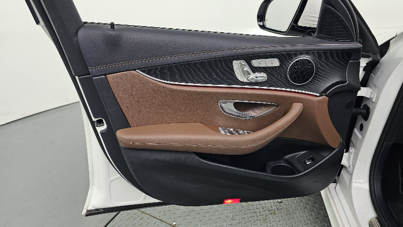 car Mercedes Benz E Class id67121 photo #24