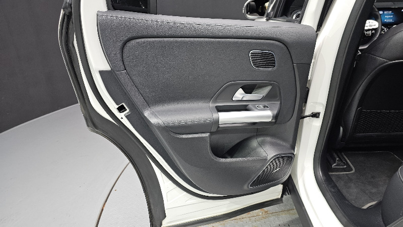 car Mercedes Benz EQA id67241 photo #25