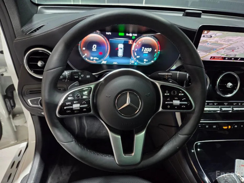 car Mercedes Benz GLC id67257 photo #16