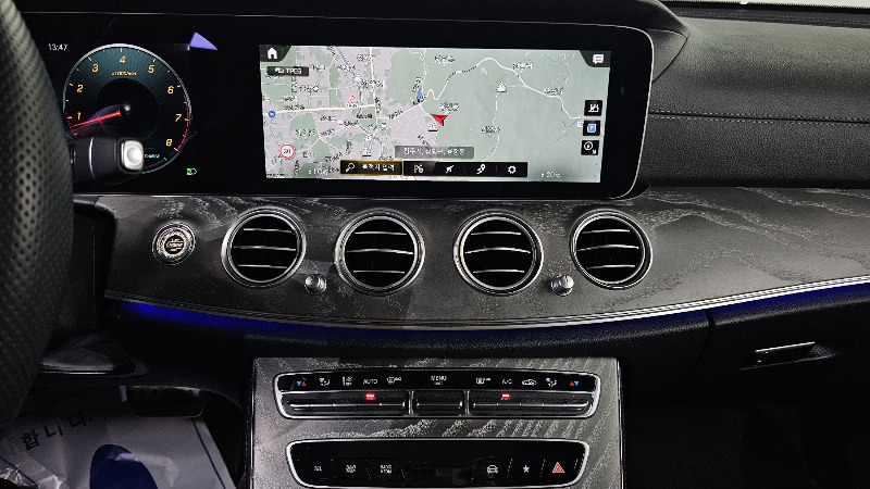 car Mercedes Benz E Class id67285 photo #18