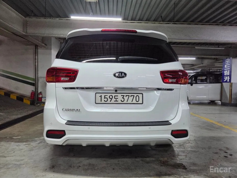 car KIA Carnival id67381 photo #4