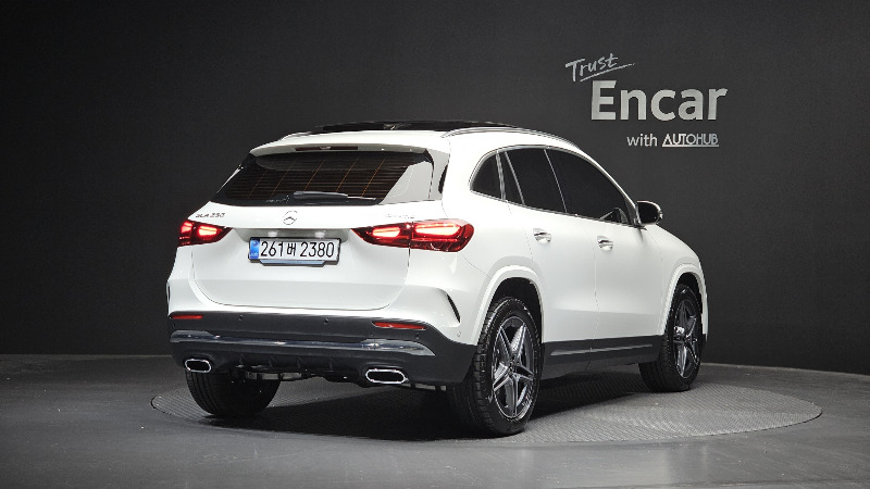 car Mercedes Benz GLA id67415 photo #2