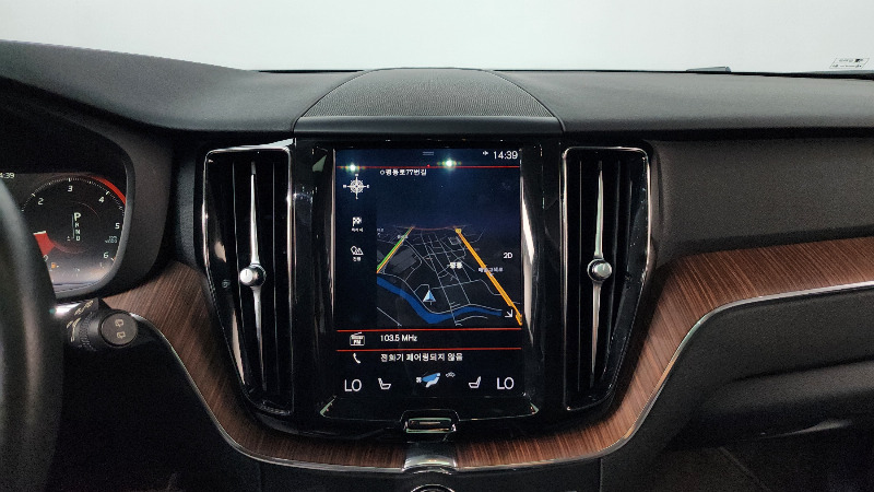 car Volvo XC60 id67416 photo #12
