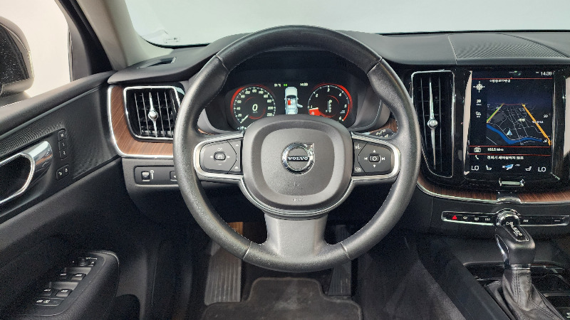 car Volvo XC60 id67416 photo #13