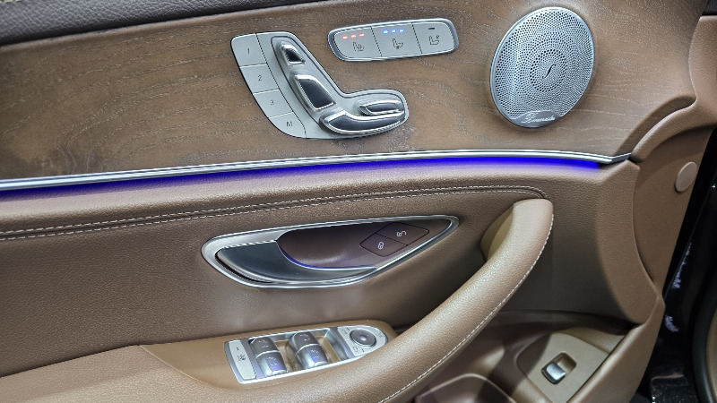 car Mercedes Benz E Class id67455 photo #28
