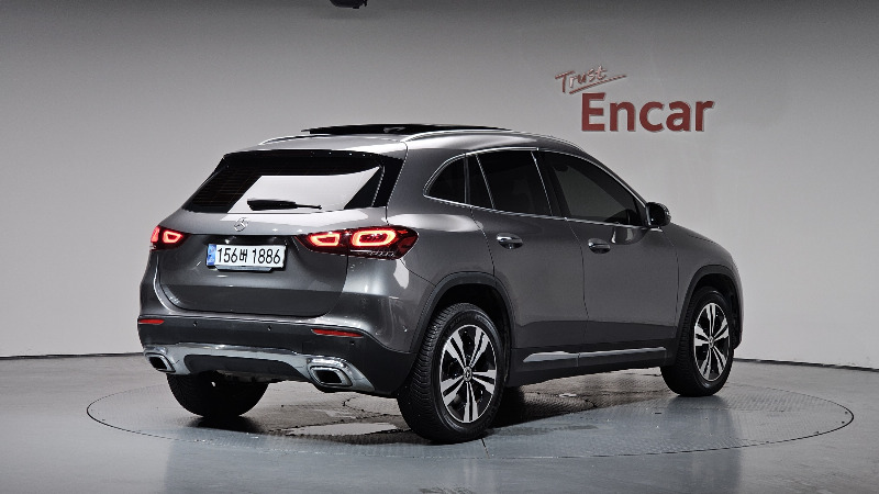 car Mercedes Benz GLA id67487 photo #2