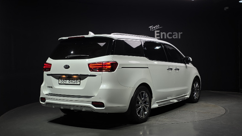 car KIA Carnival id67576 photo #2