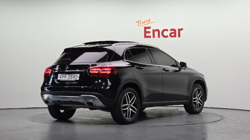 car Mercedes Benz GLA id67661 photo #2