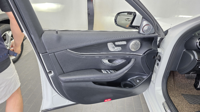 car Mercedes Benz E Class id67679 photo #24