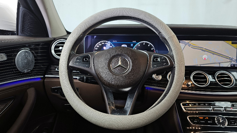 car Mercedes Benz E Class id67721 photo #13