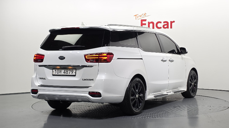 car KIA Carnival id67788 photo #2