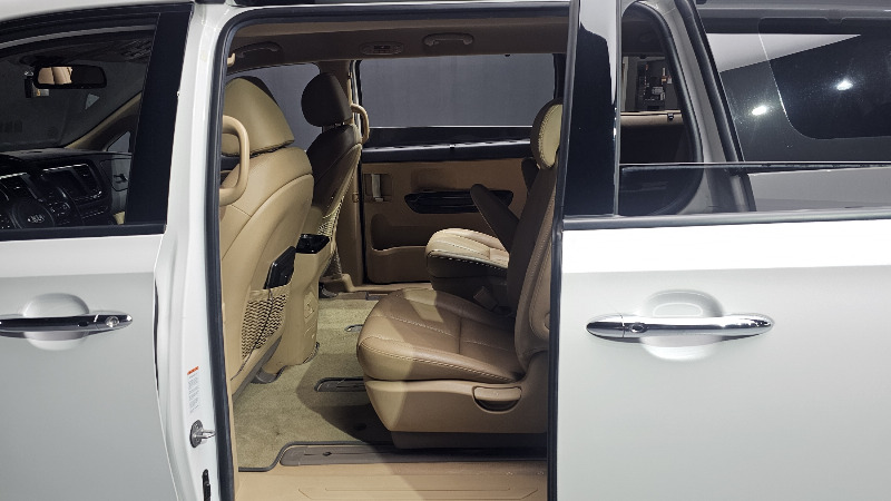 car KIA Carnival id67809 photo #18
