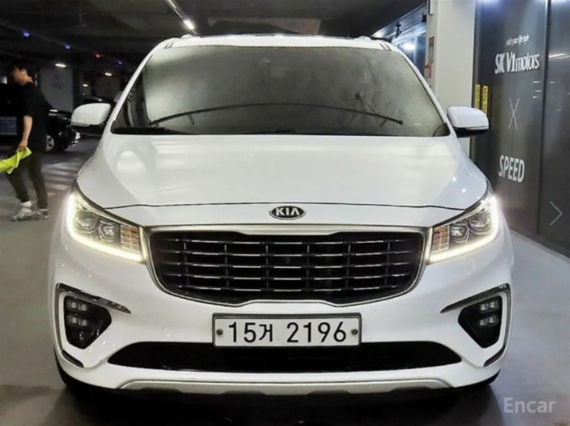 car KIA Carnival id67828 photo #2