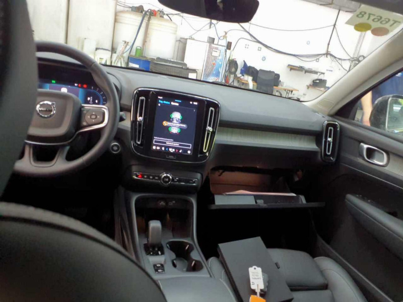 car Volvo XC40 id67944 photo #5