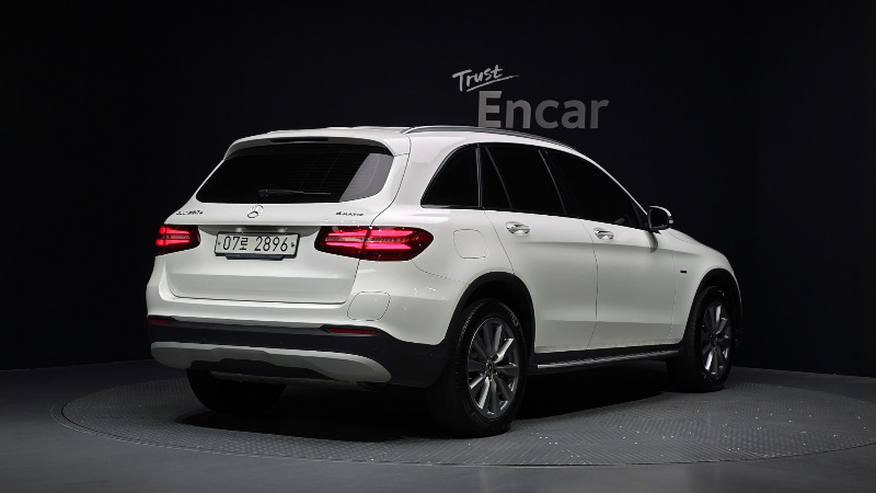 car Mercedes Benz GLC id67953 photo #2