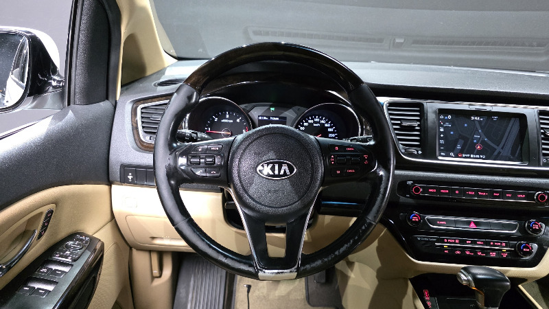 car KIA Carnival id68018 photo #12