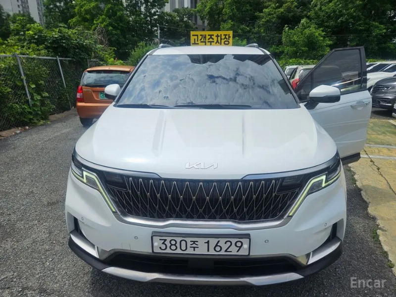 car KIA Carnival id68024 main photo