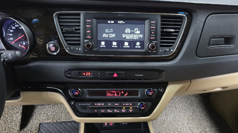 car KIA Carnival id68092 photo #14