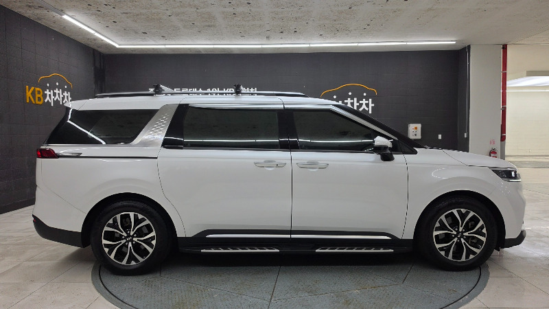 car KIA Carnival id68095 photo #2