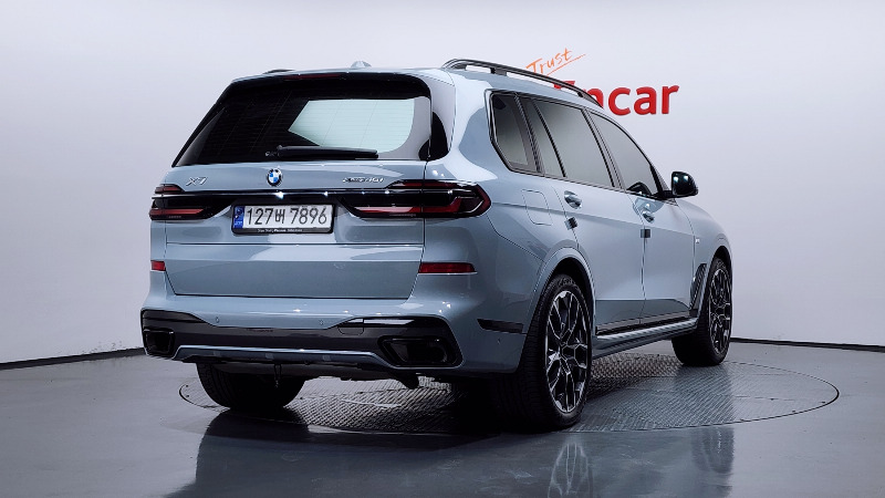 car BMW X7 id68109 photo #2