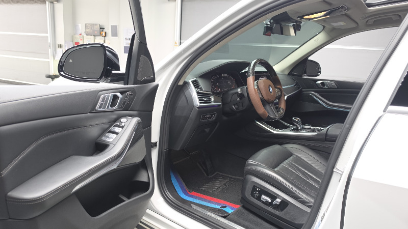 car BMW X7 id68111 photo #10