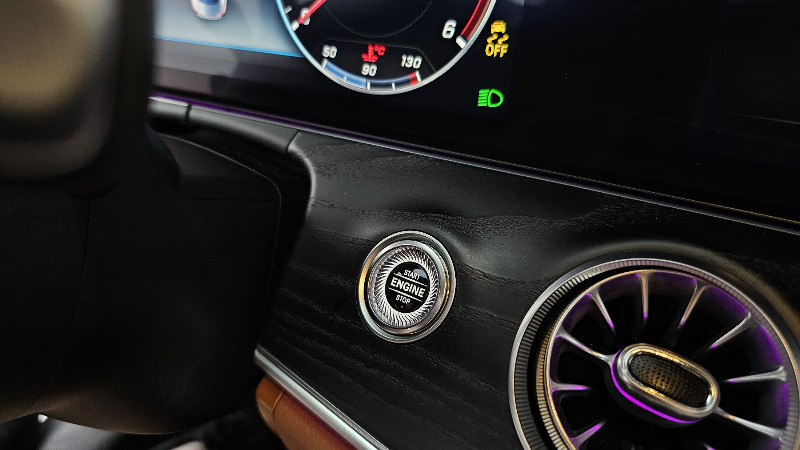 car Mercedes Benz E Class id68128 photo #27