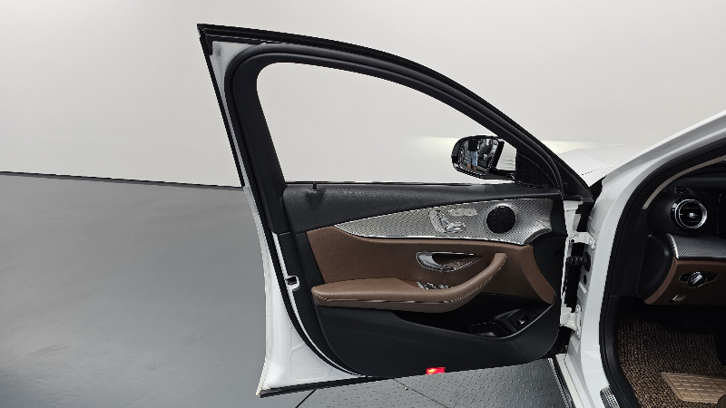 car Mercedes Benz E Class id68141 photo #9