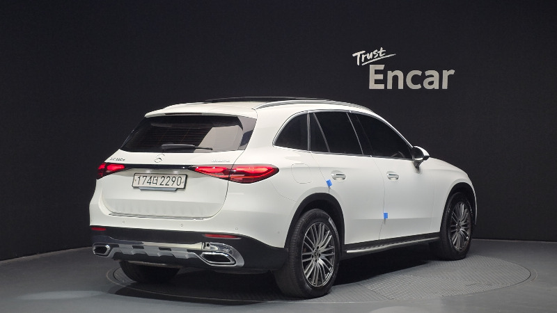 car Mercedes Benz GLC id68165 photo #2