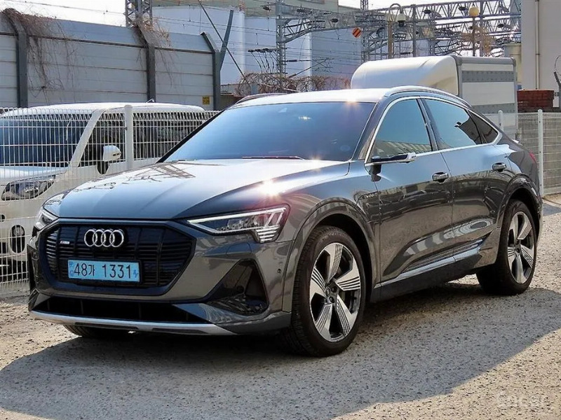 car Audi e-tron id68225 main photo