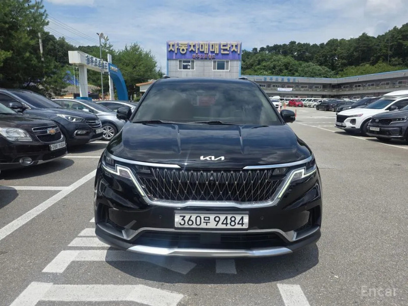 car KIA Carnival id68230 main photo