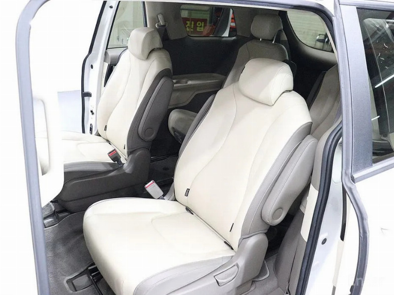 car KIA Carnival id68247 photo #16